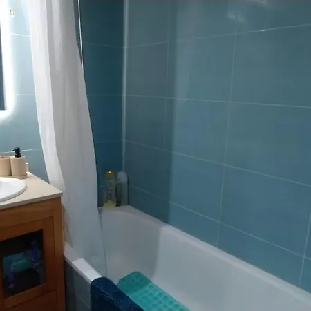 アパート Temporary カンブリルス