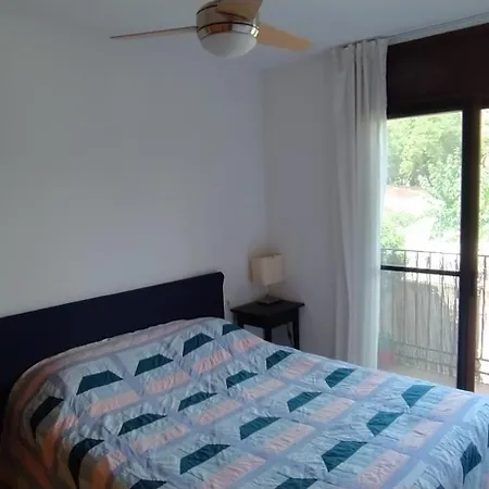 アパート Temporary カンブリルス